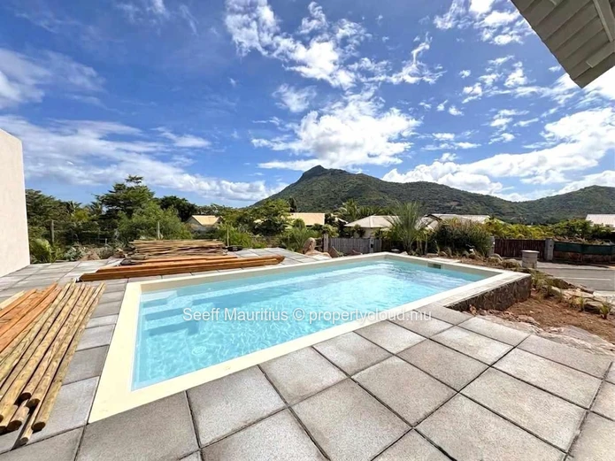 Modern Mountain Sanctuary 