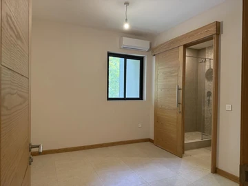 4 Bedroom Apartment