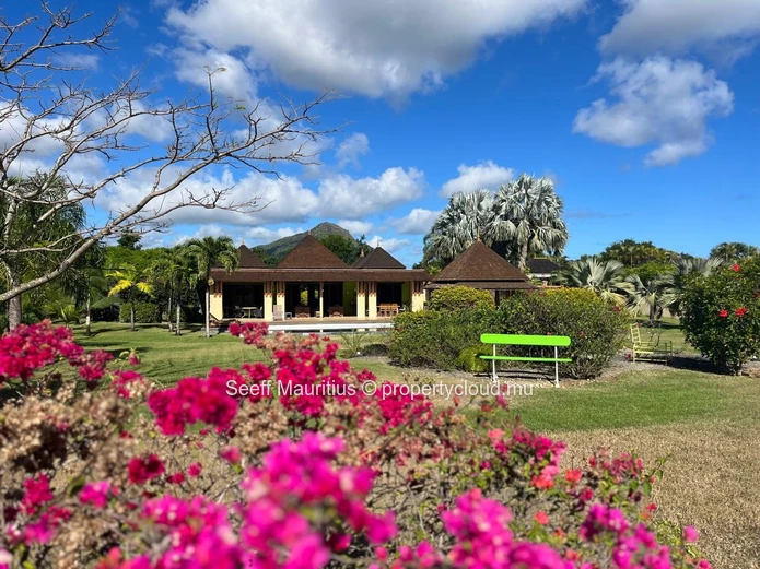  Villa for Sale on the Golf