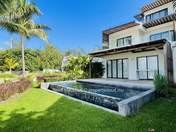 Superbe Villa en Bord de Mer – Vue Imprenable sur l'Océan et les Montagnes