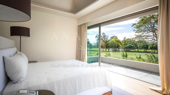 A Contemporary Fairways Sanctuary Overlooking the Greens