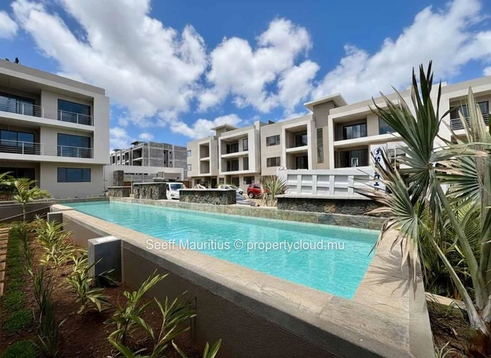 Newly Built Penthouse with Rooftop Plunge Pool & Panoramic Views