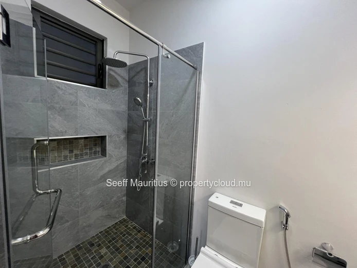 Modern 3-Bedroom Ground Floor Apartment