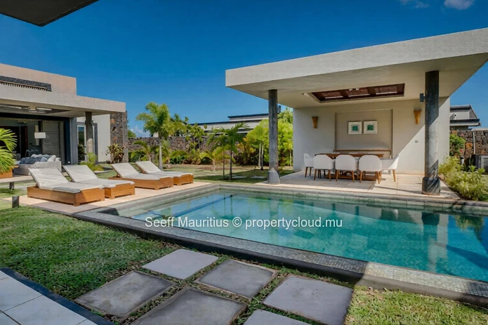 The Horizon House: A Masterpiece of Seamless Tropical Living