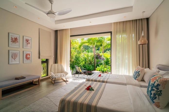 Modern Elegance: Luxurious Villa with Spectacular Views