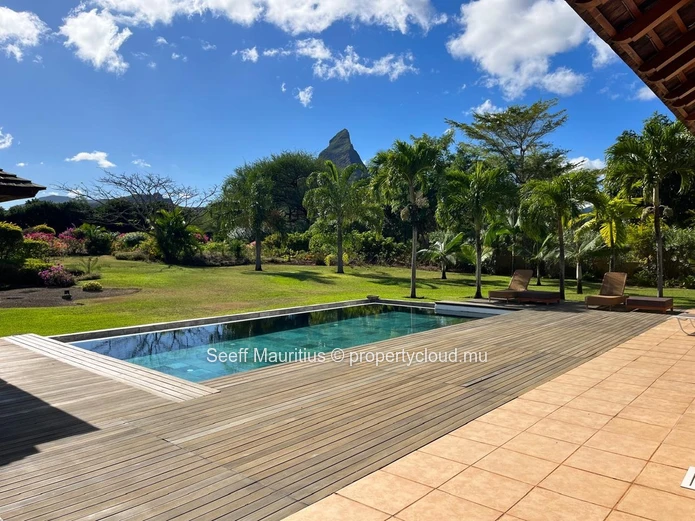  Villa for Sale on the Golf