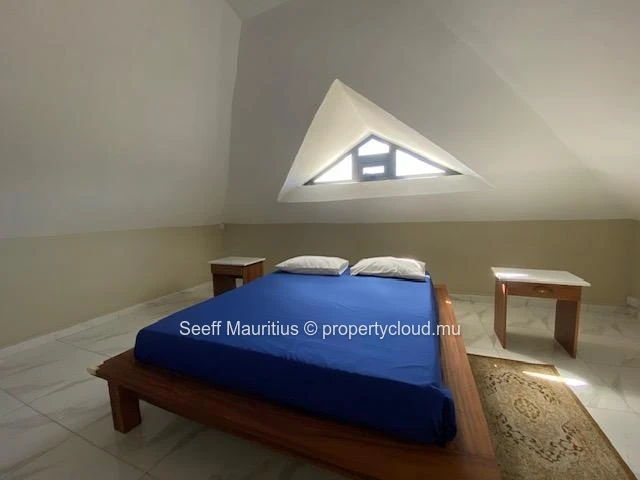 Villa For Sale: Spacious Mountain Retreat with Private Pool