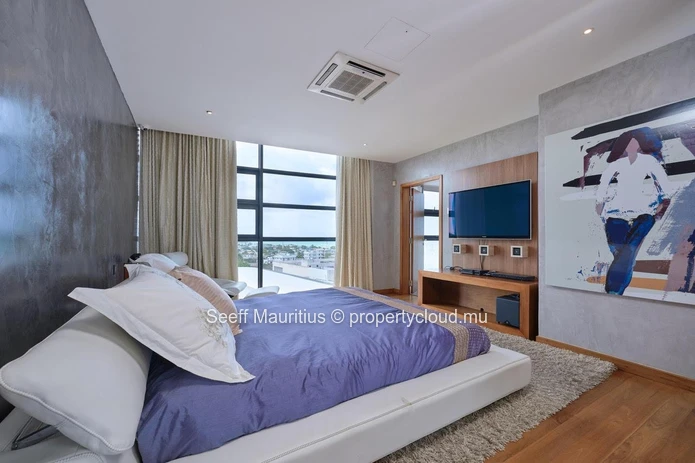 Modern Elegance Meets Comfort in a Designer Penthouse 