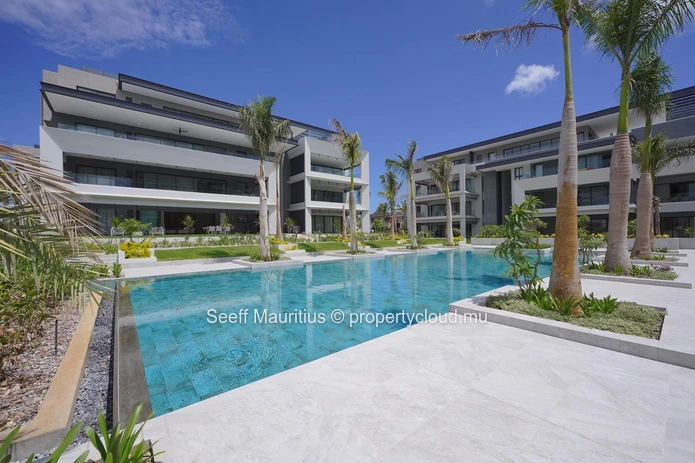 Elegant Garden Living