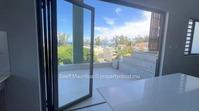 Exceptionnel Penthouse Duplex – Flic en Flac | Vue Mer | Piscine Privée