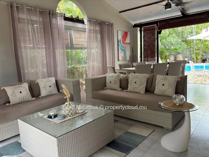 Charming Tamarin Villa: A Masterpiece of Modern Tropical Living