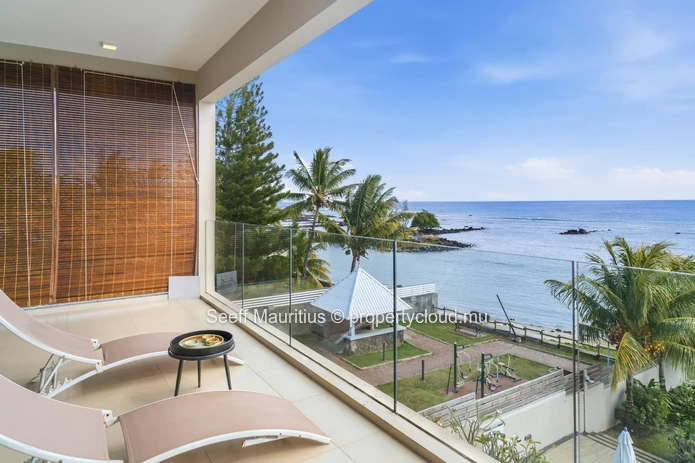 Sea-View Penthouse: Modern and Fully Furnished