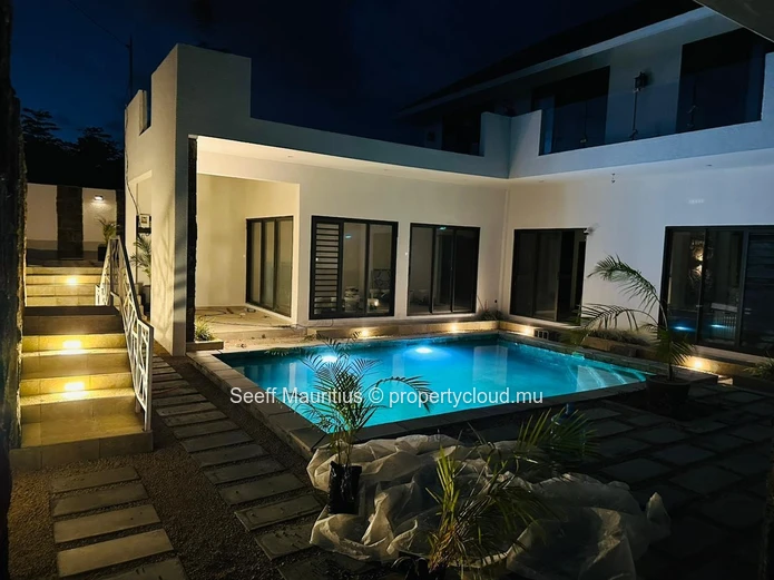 Architectural Tropical Luxury Haven near the sea