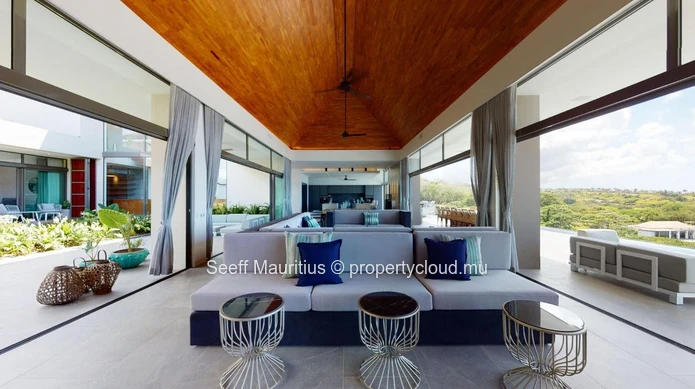 An Architectural Masterpiece Between Wild Nature and Turquoise Waters