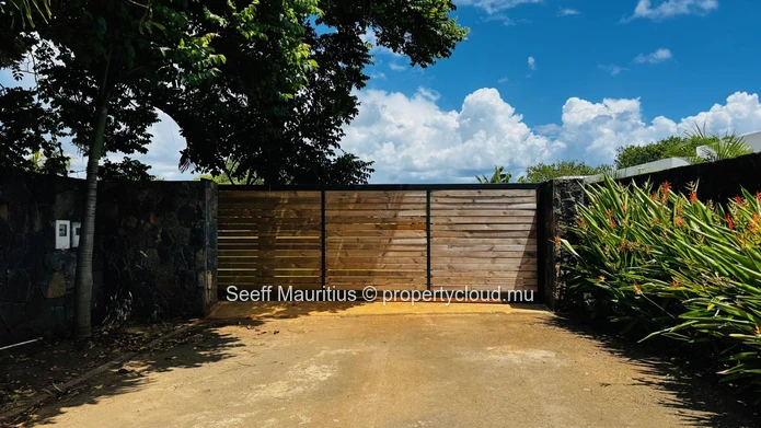 Exclusive Residential Land: Bois Chandelle, Mont Choisy