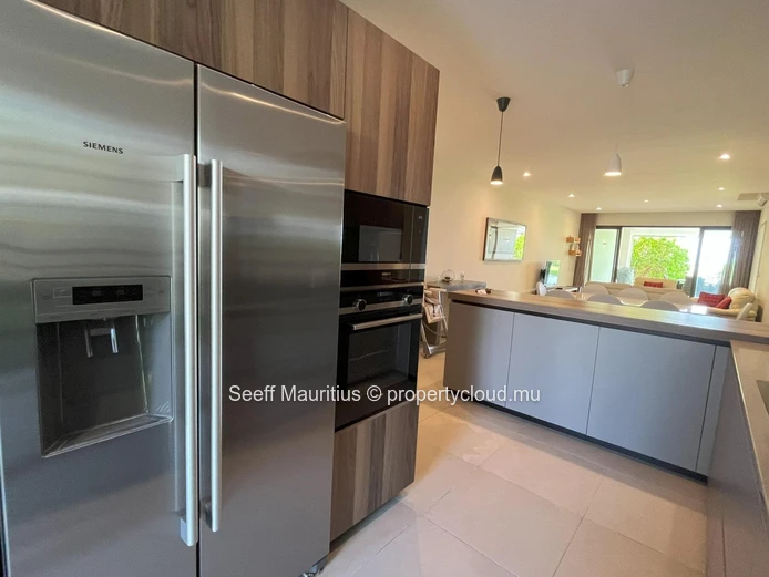 Coastal Oasis: Luxurious 3-Bedroom Apartment with Sea Views