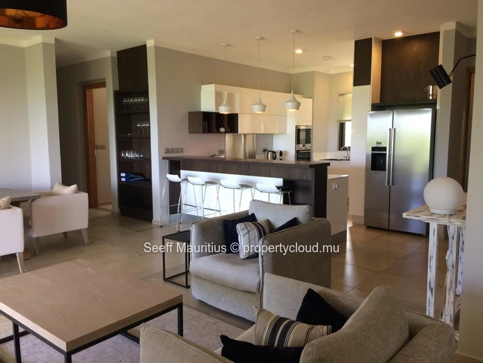 Luxury 5-Bedroom Penthouse for Sale – Foreign Acquisition Allowed