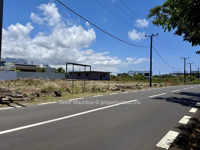 High Exposure Commercial Land in Chemin 20 Pieds Grand Baie