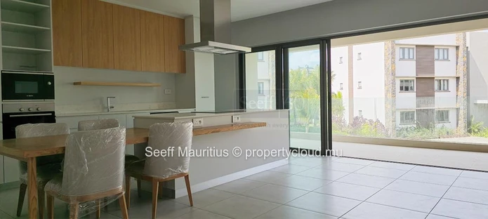 Stylish Apartment Steps from the Beach