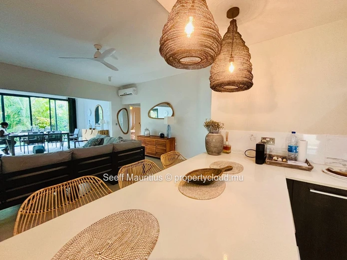 Contemporary Garden Apartment for Rent in La Preneuse