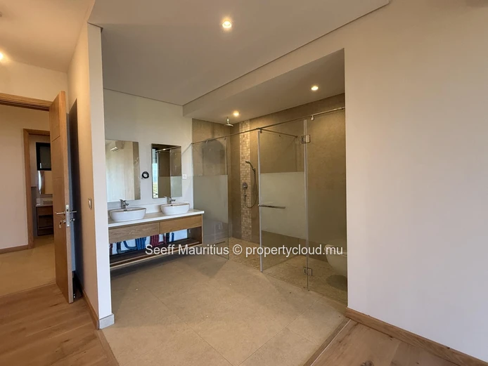 Luxurious Modern Living 4-bed at Domaine de Belle Vue - O Petit Parc