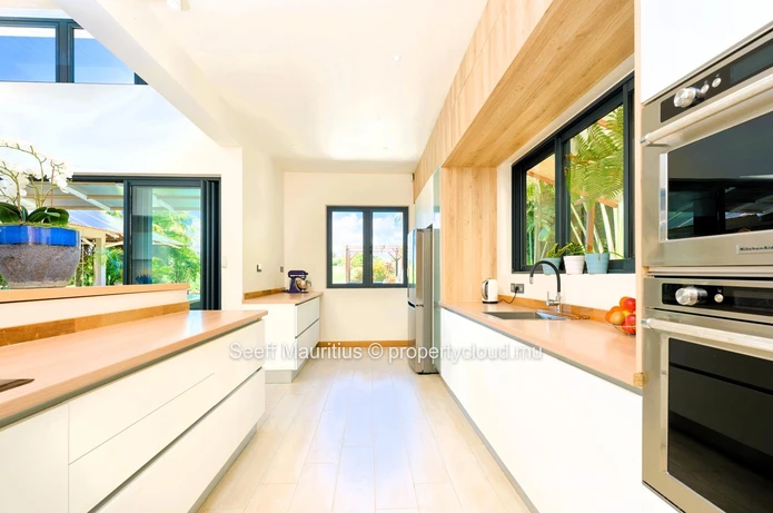 Contemporary Elegance villa on the Golf Course