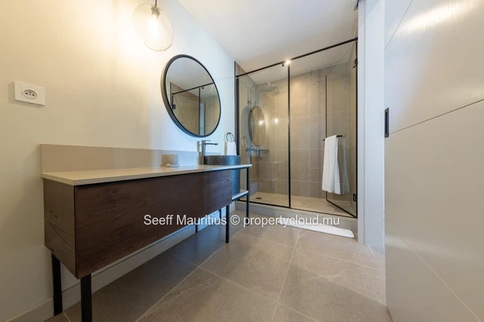 Beautiful Beachfront Groundfloor Apartment for Rent