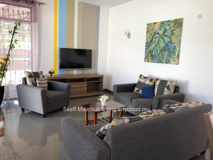 Modern 4-Bedroom Villa with Coin de Mire Views – Pereybere