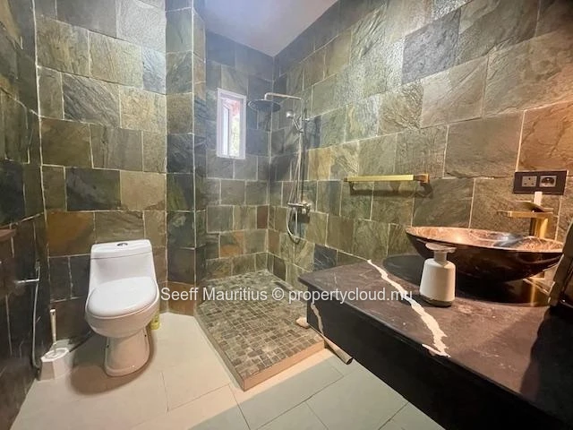 Beautiful Duplex Just Steps from the Sea