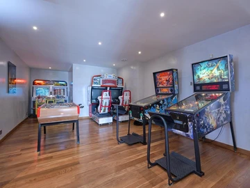 6 Bedroom Penthouse