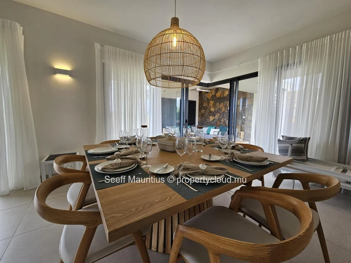 Signature Villa on Azuri Golf Course – 4 En Suite Bedrooms, Swimming Pool & Private Elevator