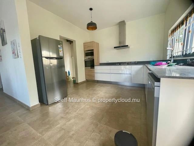 Beautiful Indivitual House with 3 Bedrooms, Spacious Living Areas, and Private Pool