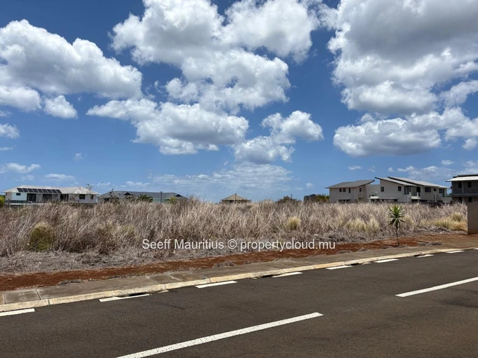 Superb Plot for Sale in Gated Residences