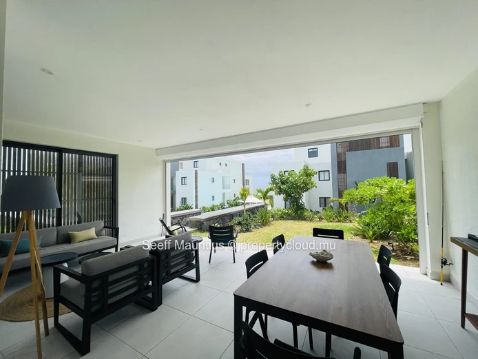 Sandscape Serenity: Beachfront Bliss