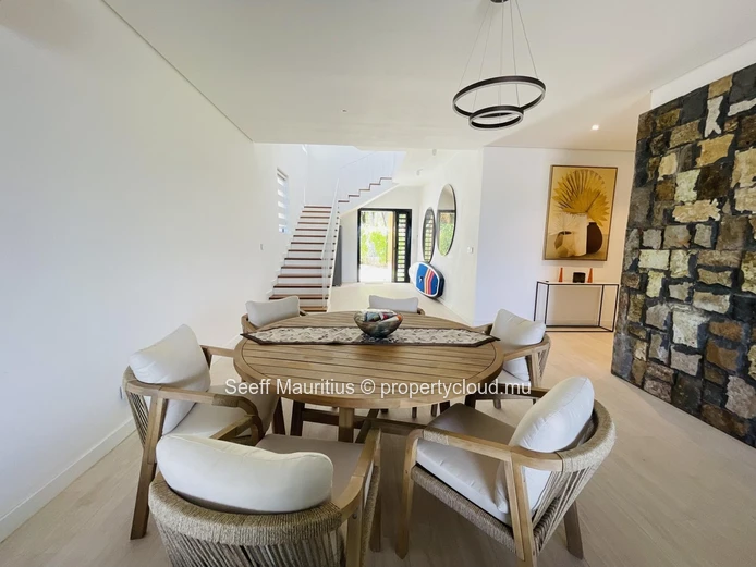 Superbe Villa en Bord de Mer – Vue Imprenable sur l'Océan et les Montagnes