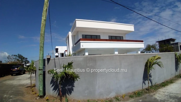 Luxury 4-Bedroom Family Home in Mont Choisy