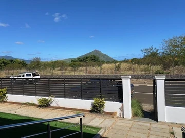 6 Bedroom House