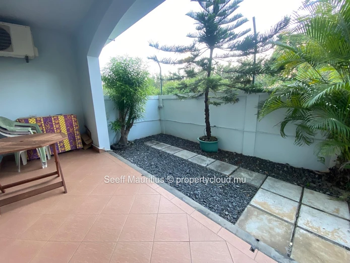 Coastal Living: Apartment with Amenities Proximity