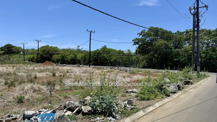 High Exposure Commercial Land in Chemin 20 Pieds Grand Baie
