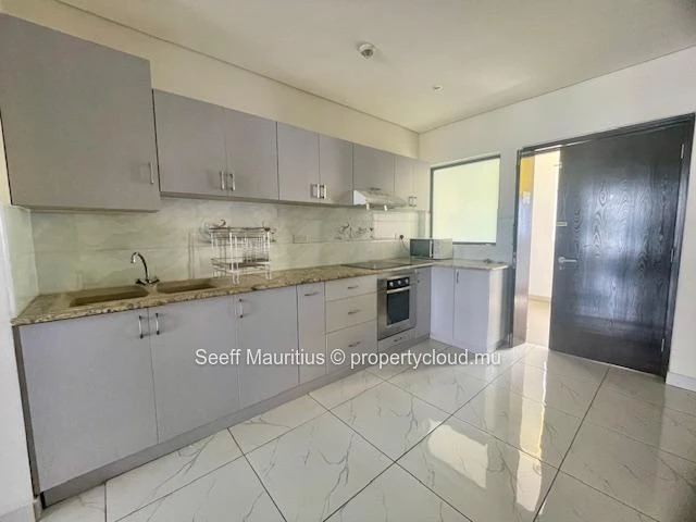 Contemporary Duplex apartment in a Great Location
