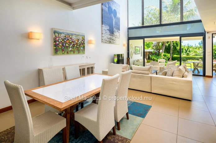 Tropical Elegance and Modern Comfort