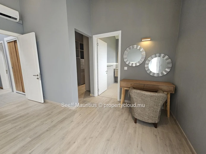 Elegant Family Villa with Private Pool, Ensuites & Ample Storage