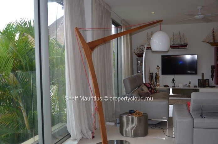 Spacious 5-Bedroom Villa with Rooftop Pool