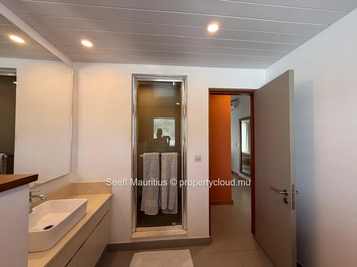 Tropical Elegance Near Pereybere Beach