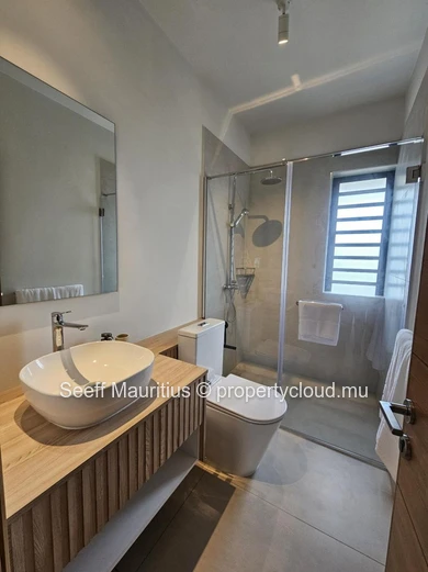 Signature Villa on Azuri Golf Course – 4 En Suite Bedrooms, Swimming Pool & Private Elevator