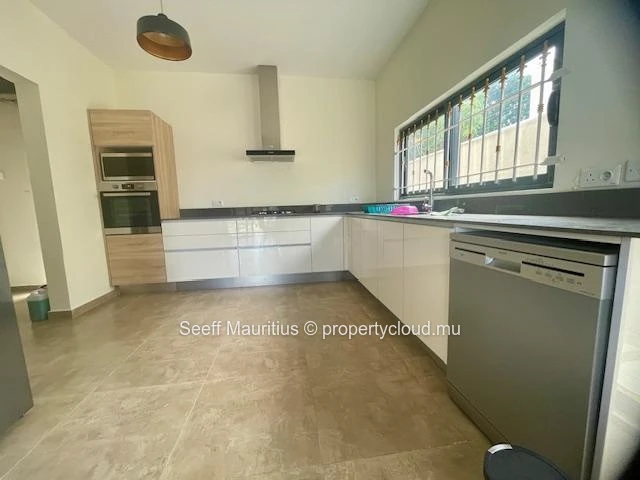 Beautiful Indivitual House with 3 Bedrooms, Spacious Living Areas, and Private Pool