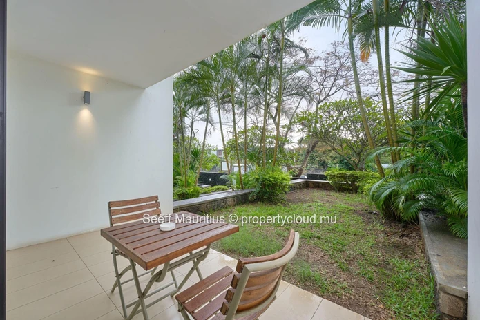 Coastal Elegance Near Mont Choisy
