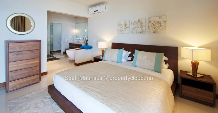 Beachfront Apartment with Unparalleled Views 