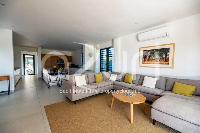 Elegant Villa with Golf Course Views and Ocean Breezes