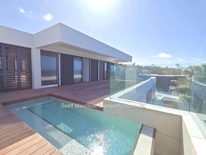 Signature Penthouse – Tropical elegance at Poste Lafayette